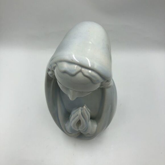 Vintage MCM Praying Virgin Mary Madonna Figurine Blue White Religious Dé… - Picture 9 of 14